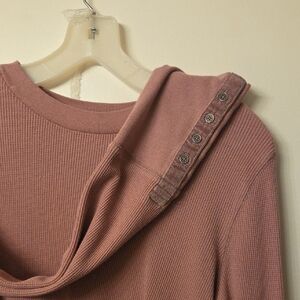 Sundance Pink Velvet Trim Floral Thermal Top L Large